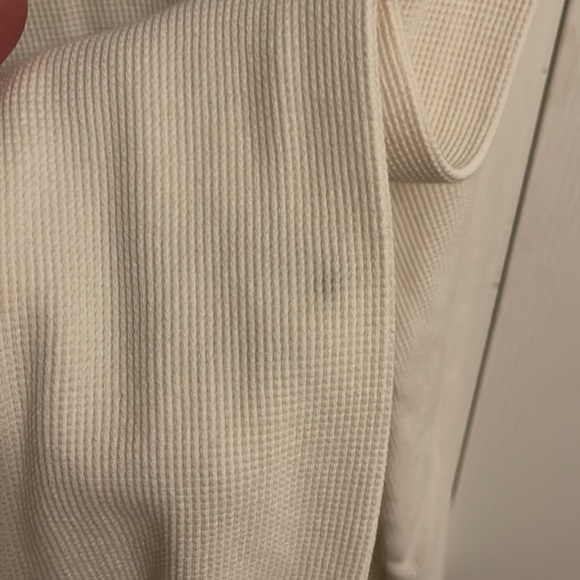 Old Navy Thermal top - Picture 3 of 4